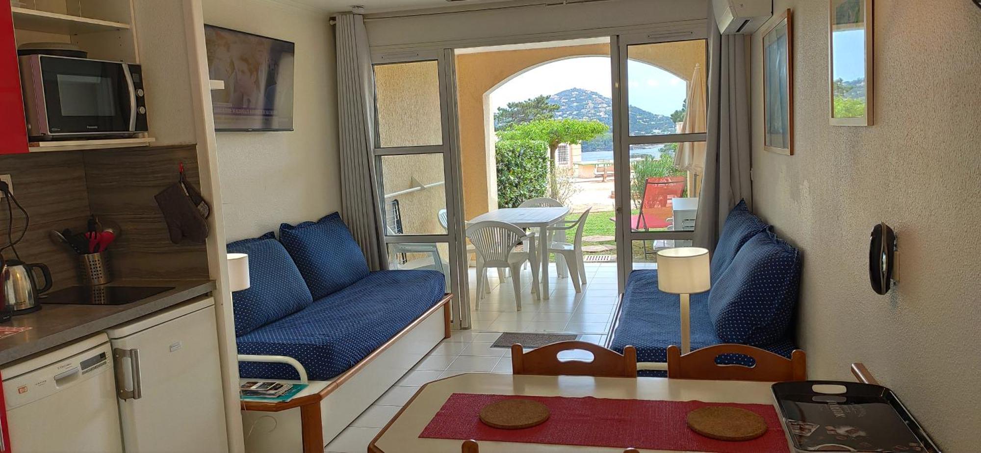 Agay Cap Esterel, Le Village Belvedere T2 Climatise Rez-De-Jardin, Vue Mer, Piscine Et Parking Inclus Сен-Рафаель Екстер'єр фото